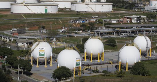 Estado entrega licença de instalação de Unidade de Processamento de Gás Natural em Macaé