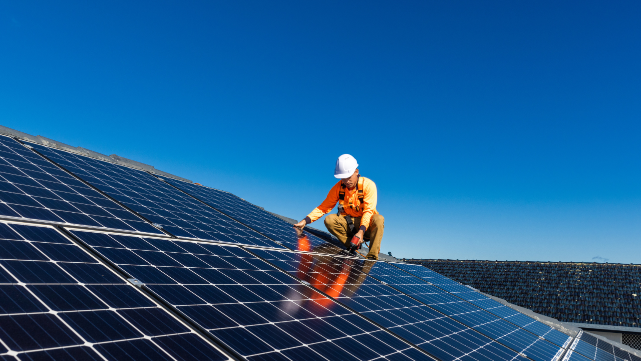 Agência internacional de energia chama atenção para necessidade de diversificar os países fornecedores de painéis solares