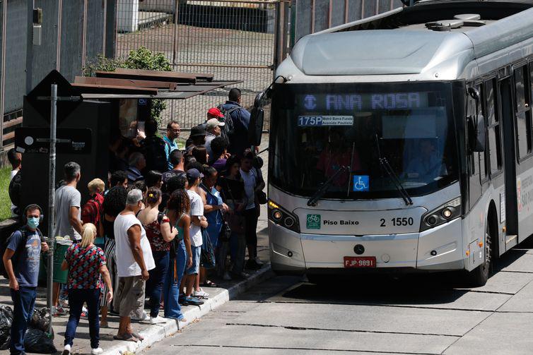 Setor de serviços cresce 0,6% em setembro; oitavo mês seguido de alta
